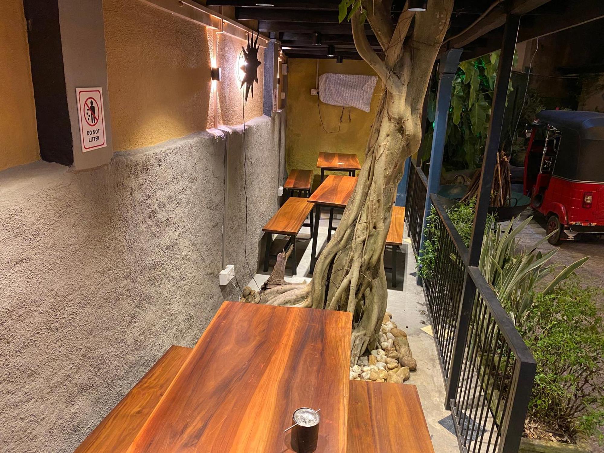 Settle Inn Tourist Lodge 캔디 외부 사진