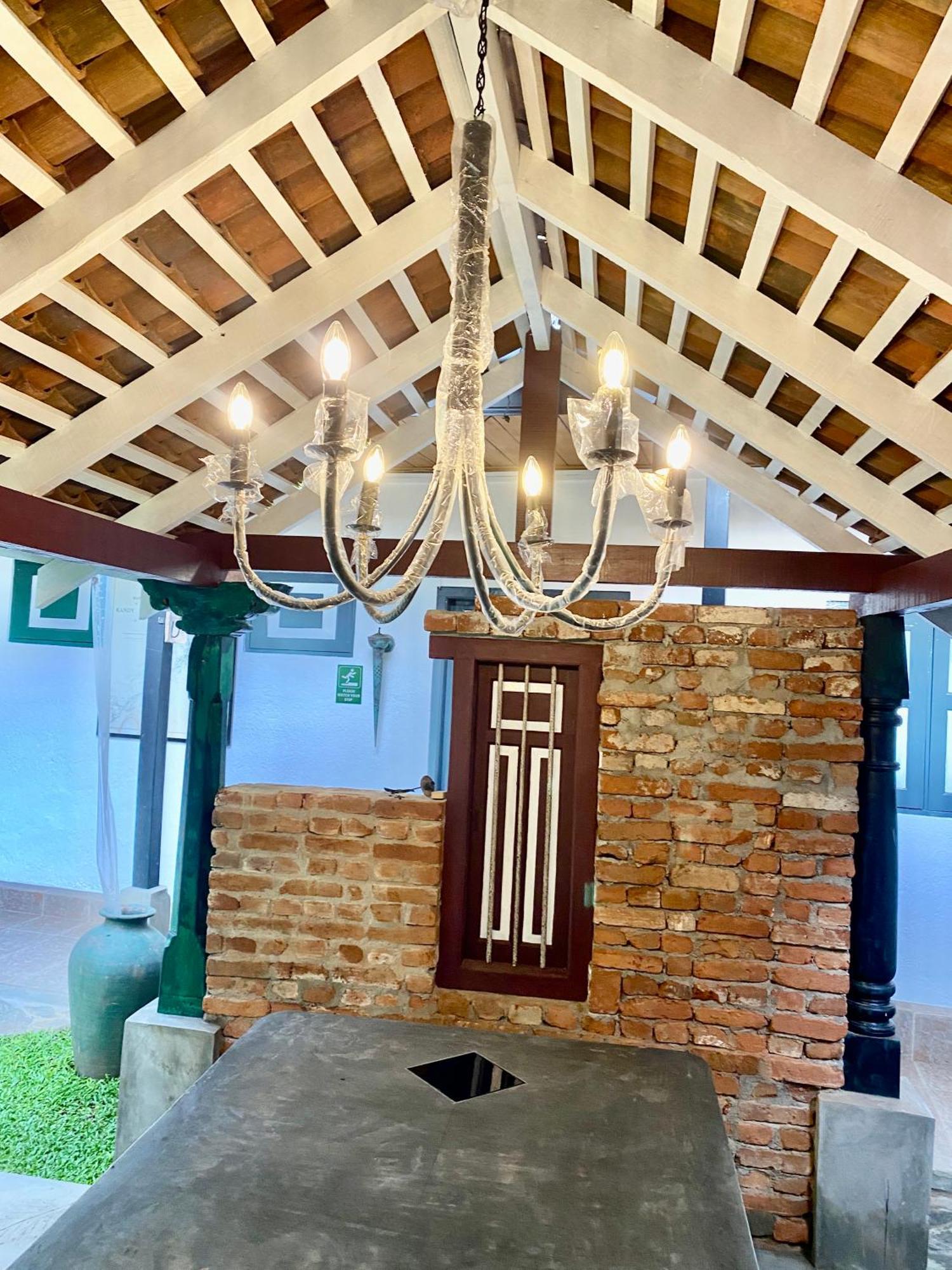 Settle Inn Tourist Lodge 캔디 외부 사진
